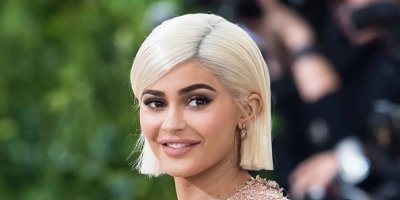 Kylie Jenner enciende las redes sociales al posar desnuda