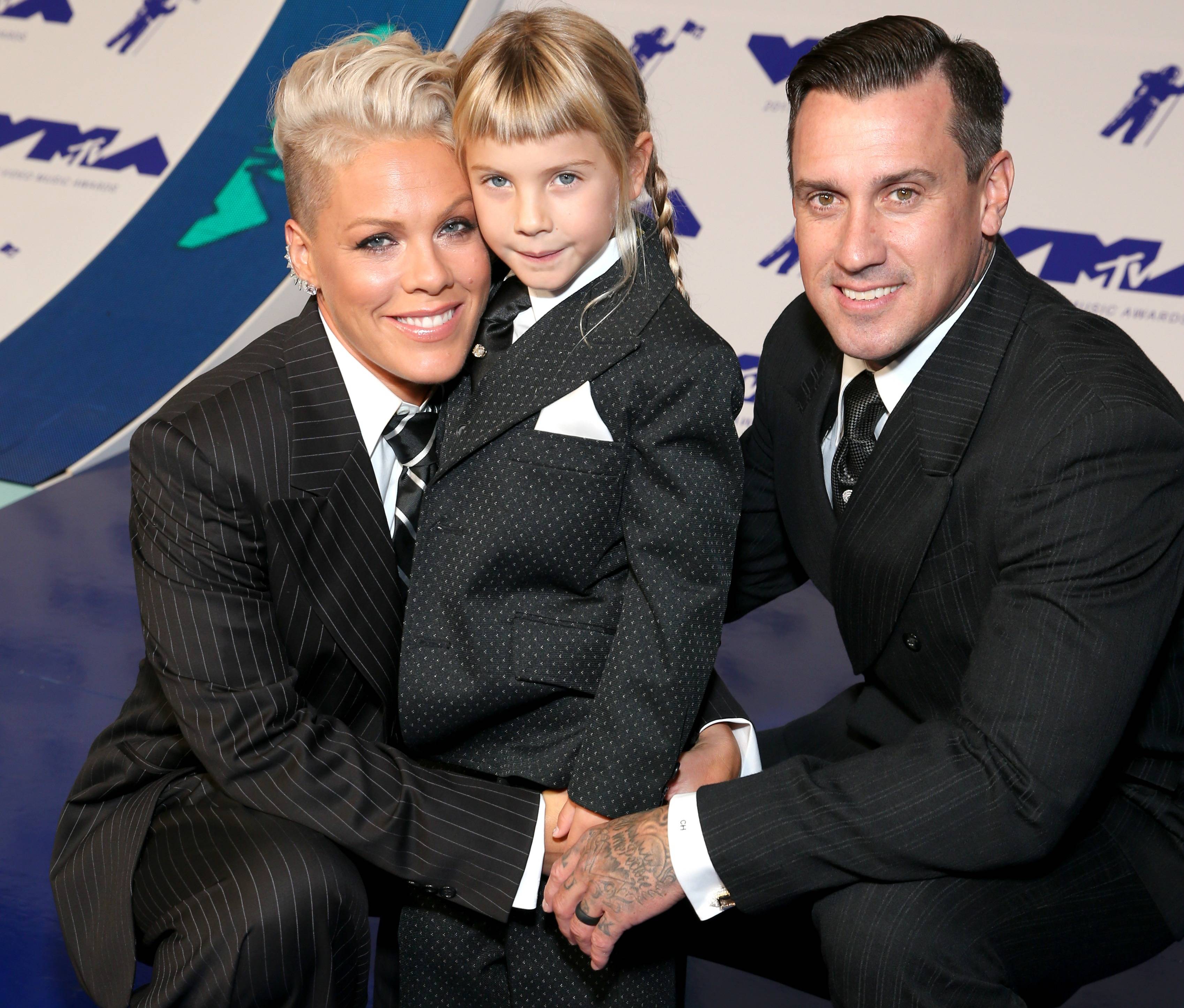 Pink y familia