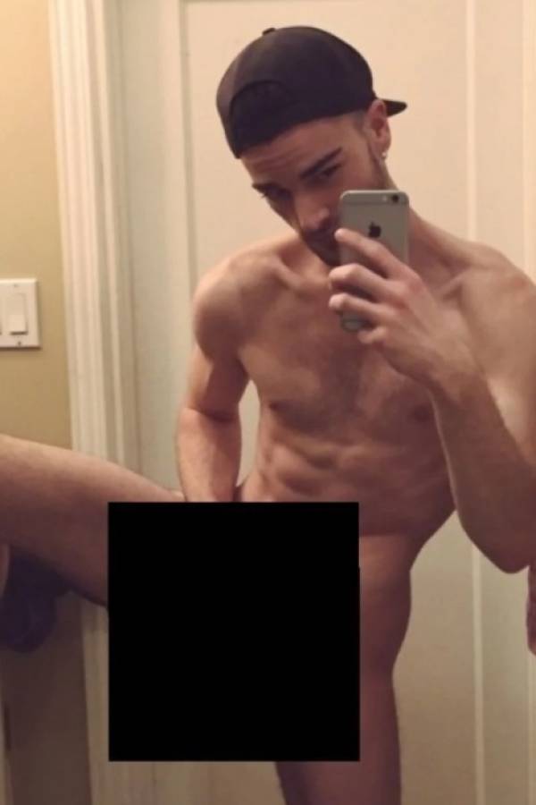 Maluma desnudo