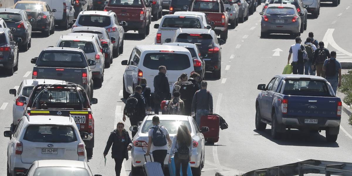 Turista brasileño sufrió paro cardiorespiratorio por taco provocado por taxistas en aeropuerto Turista brasileño sufrió paro cardiorespiratorio por taco provocado por taxistas en aeropuerto