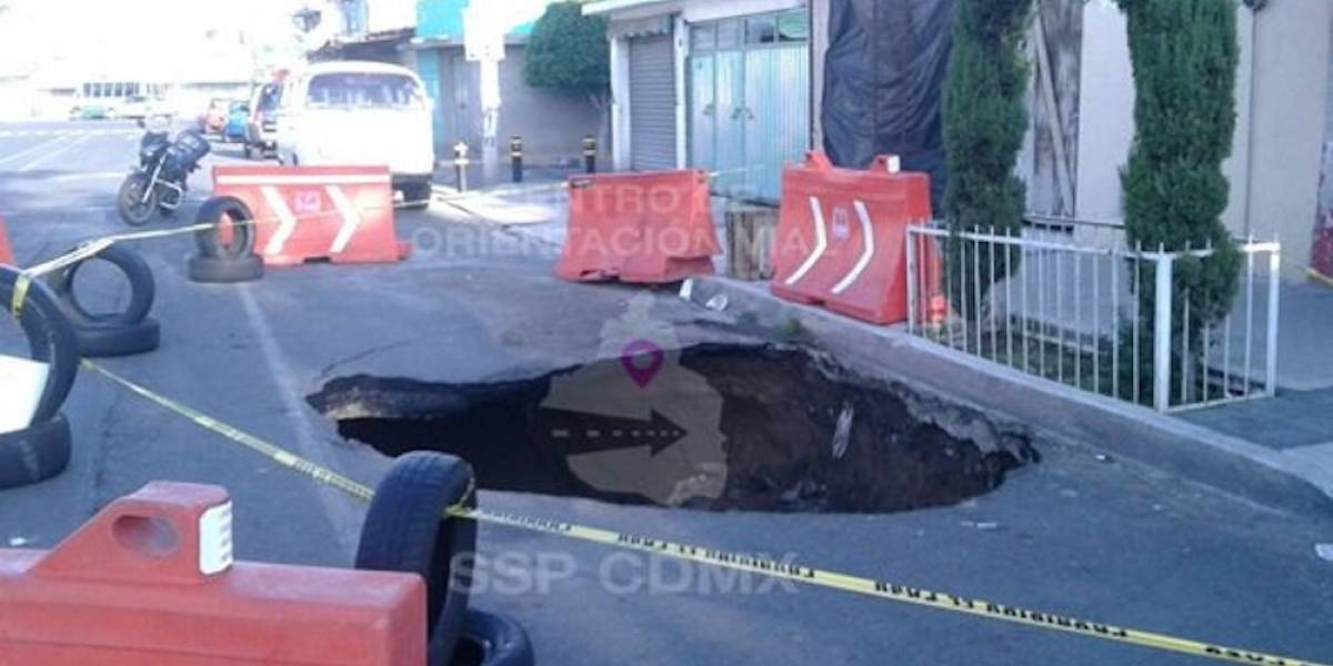 Aparece otro socavón en la CDMX esta vez en la GAM