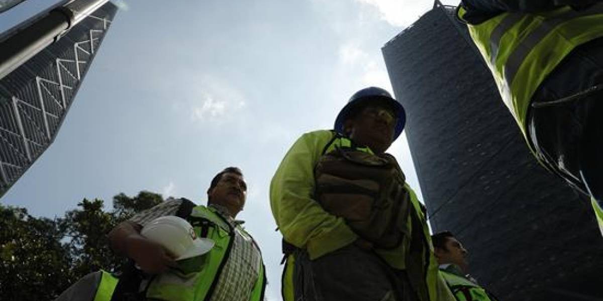 Un fuerte sismo sacude nuevamente a México Un fuerte sismo sacude nuevamente a México