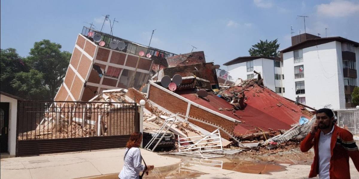 Colapsó un colegio primario y hay varios niños bajo los escombros — México”