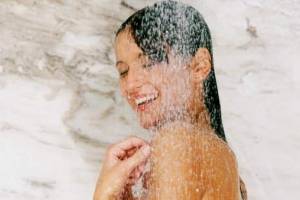 Bañarse todos los días, perjudicial para la salud según estudio
