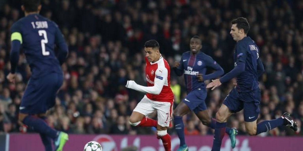En Arsenal bromean con Alexis por el frustrado pase En Arsenal bromean con Alexis por el frustrado pase
