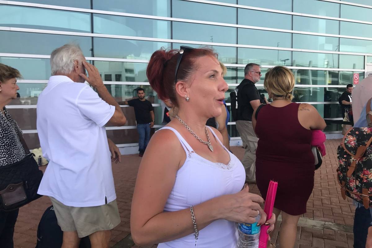 Merlie Hernández vino a Puerto Rico a pasar unas vacaciones junto a su familia, aunque el huracán Irma y luego el huracán María alteraron sus planes. / Foto: Miguel Dejesús