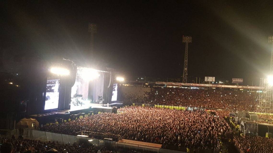 La cancha del Monumental albergando a miles de fanáticos que asistieron al 'Santiago Rock City' / Foto: @StgoRockCityCl