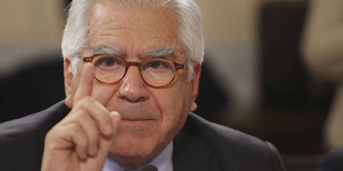 Chile Vamos desiste de acusación constitucional y decide interpelar a ministro Fernández