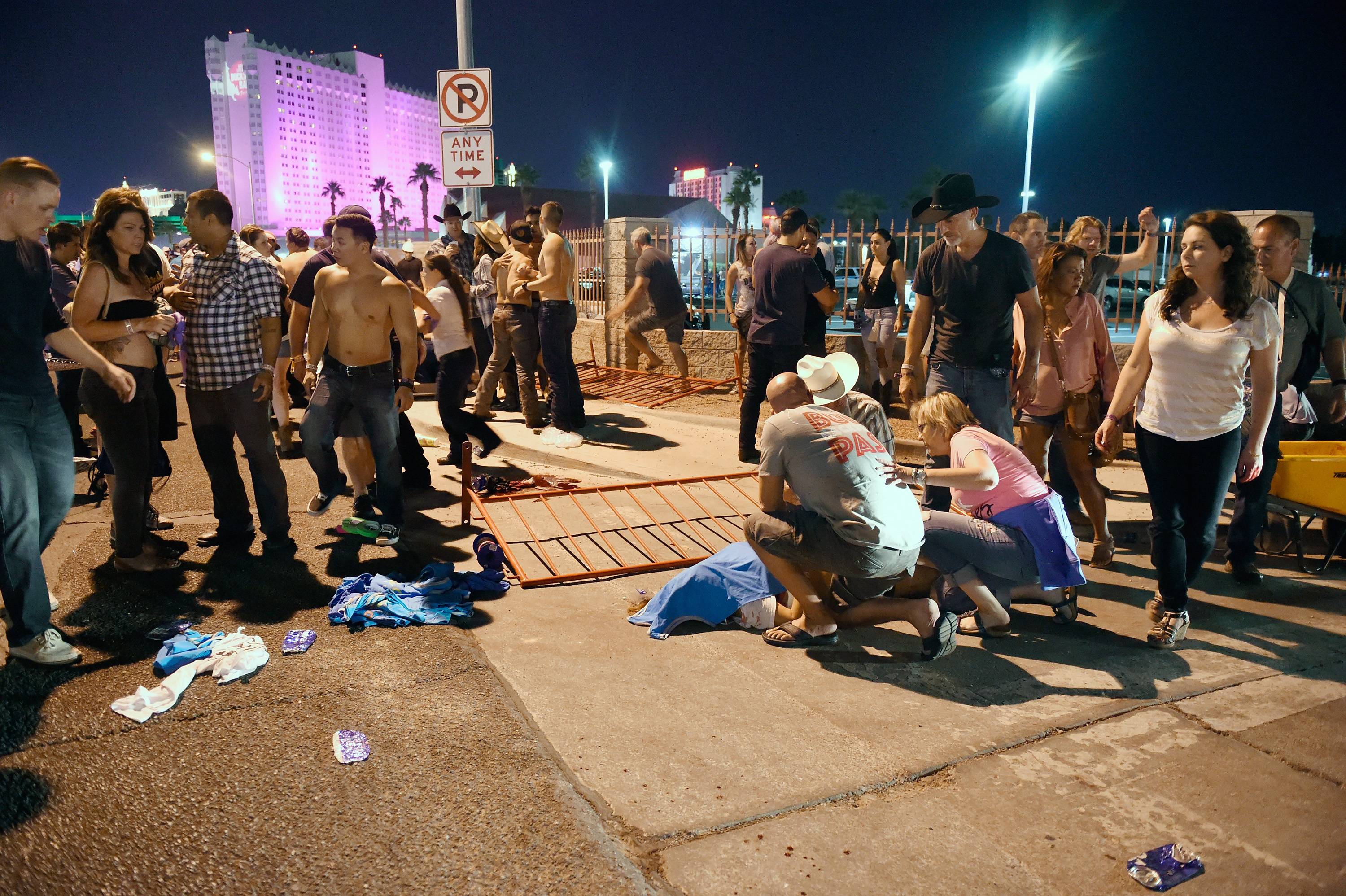 Al menos 50 personas murieron y 200 resultaron heridas por un tiroteo ocurrido durante la noche del domingo en Las Vegas, Nevada.