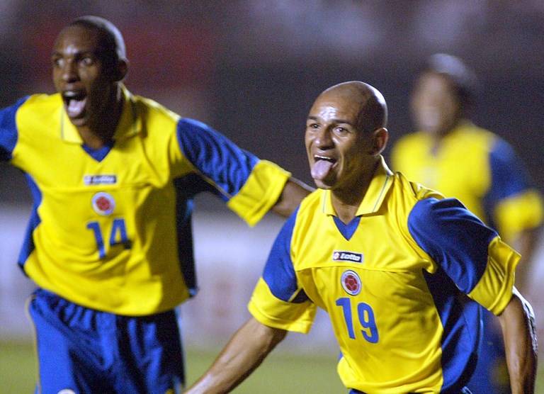 Freddy Grisales celebrando su gol en el 2-0 de Colombia sobre Perú en Lima rumbo a Alemania 2006 / Foto: AFP