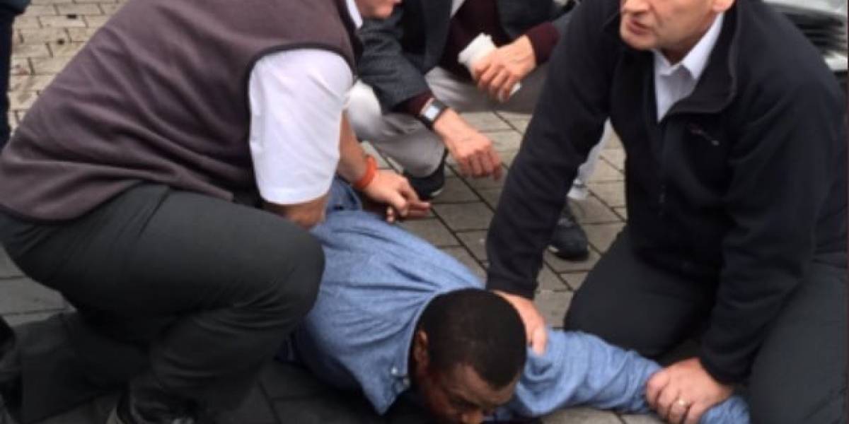 Hombre atropella multitud que caminaba cerca de museo en Londres