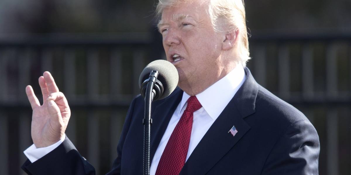 Guerra de tuits entre Trump y el senador republicano Bob Corker