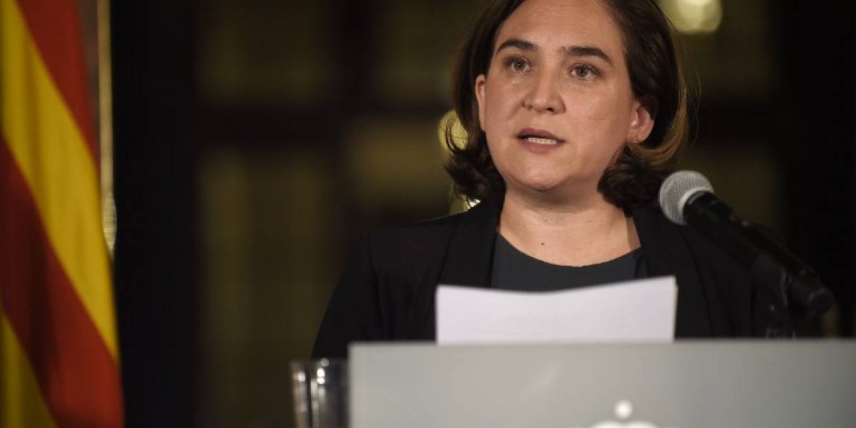 Alcaldesa de Barcelona pidió renunciar a la declaración de independencia de Cataluña