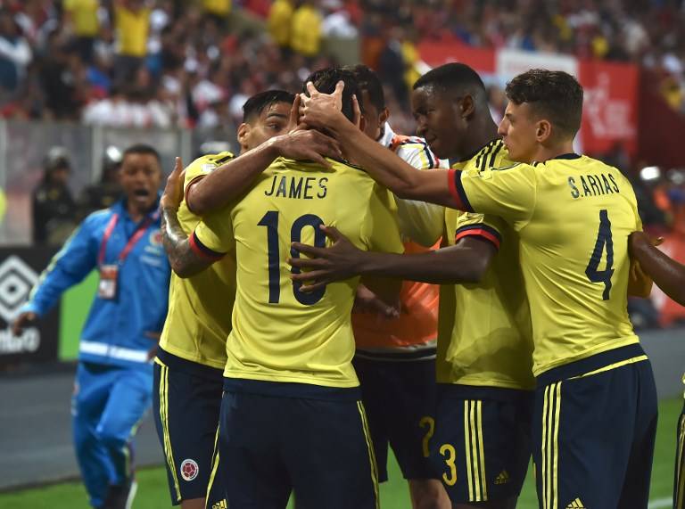 La celebración del gol de James Rodríguez para Colombia en Lima / Foto: AFP