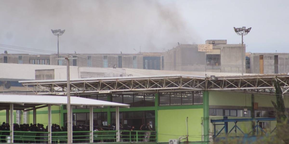 Suman 17 muertos por motín en penal de Cadereyta Suman 17 muertos por motín en penal de Cadereyta