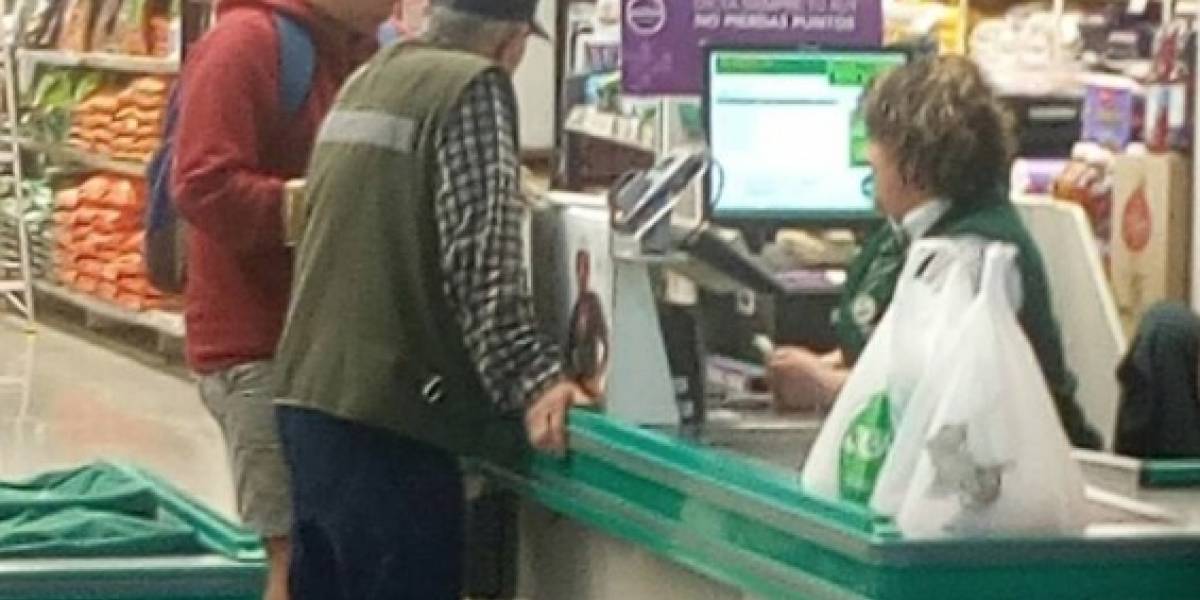 El noble gesto de un joven que emocionó las redes sociales