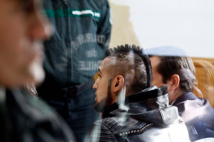 Arturo Vidal en el control de detención en San Bernardo, el 17 de junio de 2015 / Foto: Agencia UNO