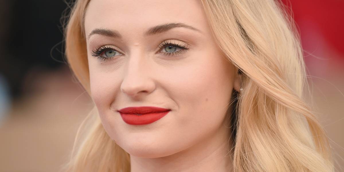 Joe Jonas y Sophie Turner, de Game of Thrones, anuncian su compromiso Joe Jonas y Sophie Turner, de Game of Thrones, anuncian su compromiso