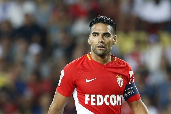 ¿Desaire de Alexis a Wenger? La imagen que causa polémica en Inglaterra