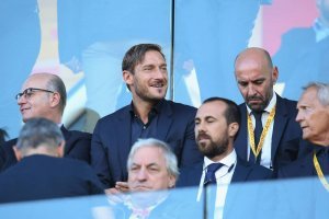 https://www.publimetro.com.mx/mx/deportes/2017/10/16/totti-ya-favorito-premio-the-best.html