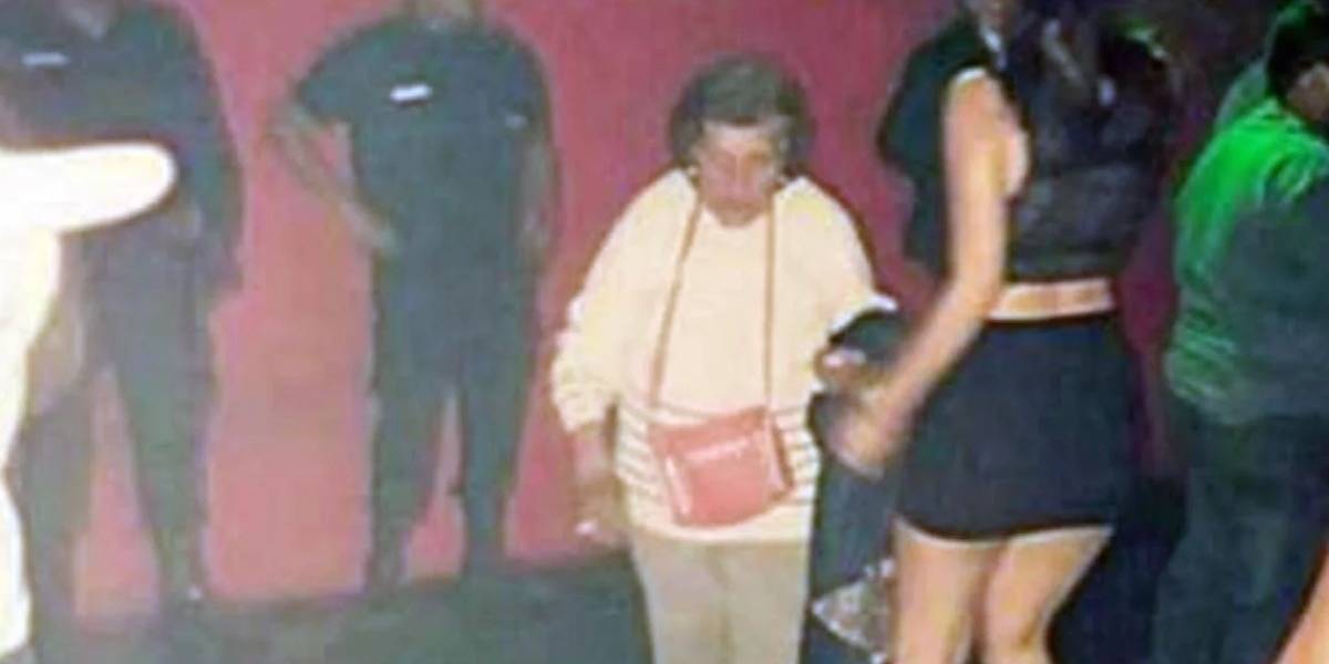 Abuela saca a su nieta del antro para que vaya a cuidar a su bebé