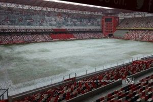 https://www.publimetro.com.mx/mx/publisport/2017/10/20/el-estadio-nemesio-diez-amanecio-congelado-luego-de-la-granizada-que-sufrio-toluca.html