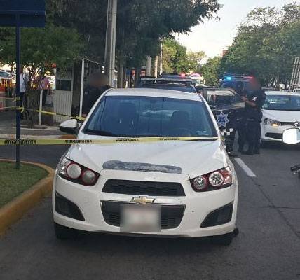 Robo de celular desata persecución en Avenida México
