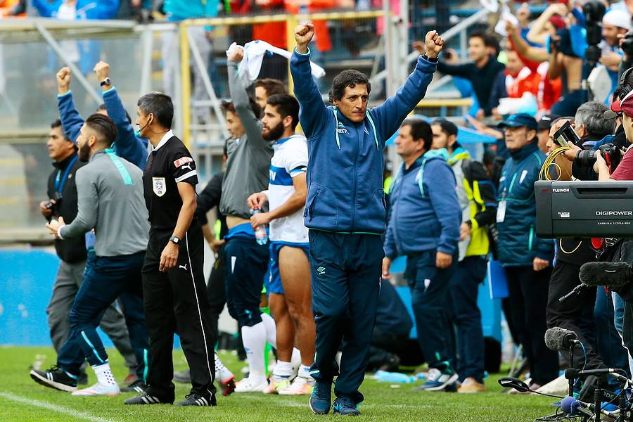 Mario Salas celebrando el triunfo 2-1 sobre la U del 23 de abril de 2016 / Foto: Agencia UNO