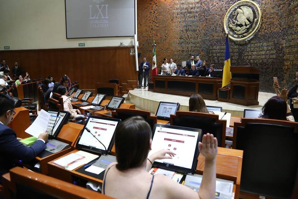 Aprueban impuesto para aplicaciones de hospedaje