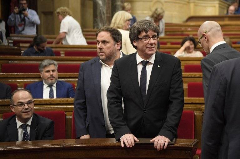Carles Puigdemont en el Parlamento catalán