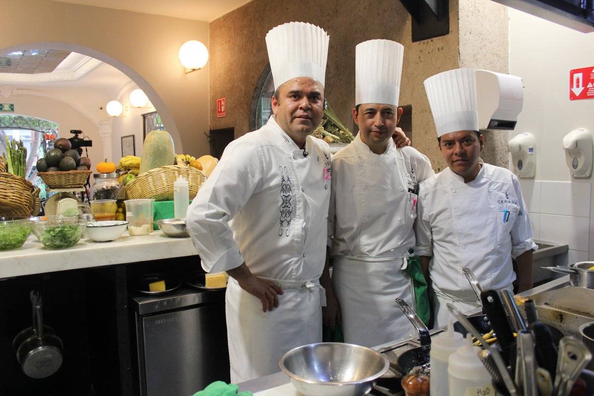 El equipo de la cocina de Cedrón