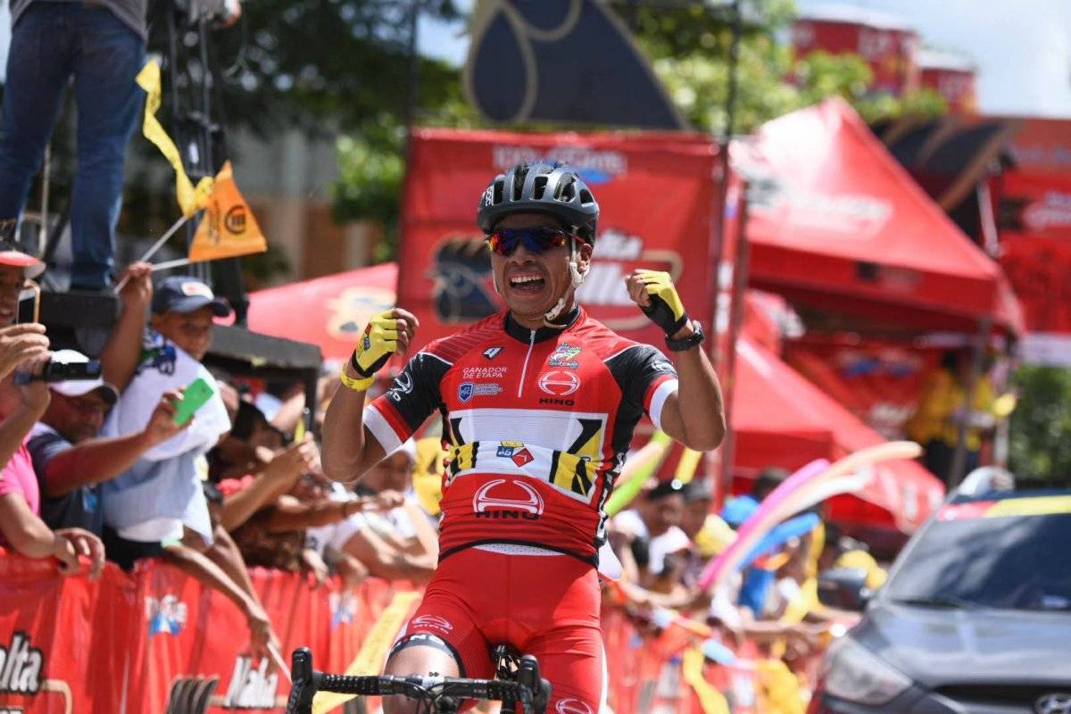 Alfredo Ajpacajá es el líder de la Vuelta