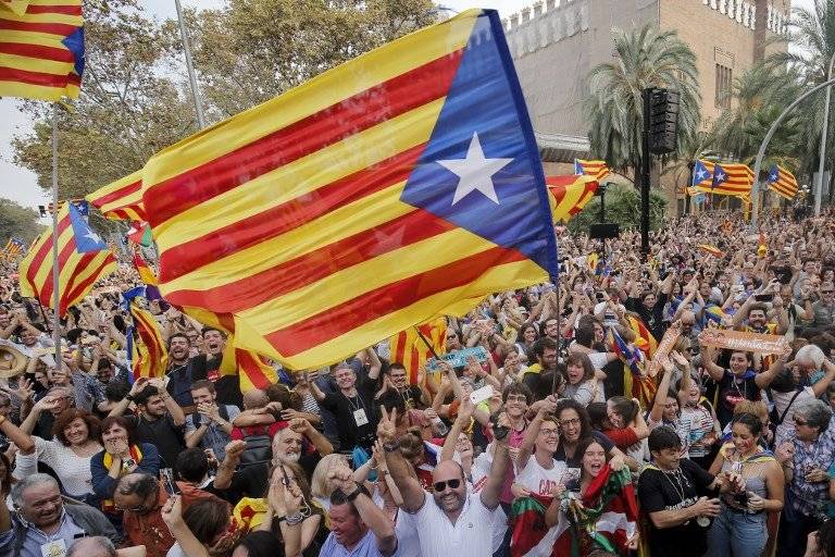 Declaran independiente a Cataluña.
