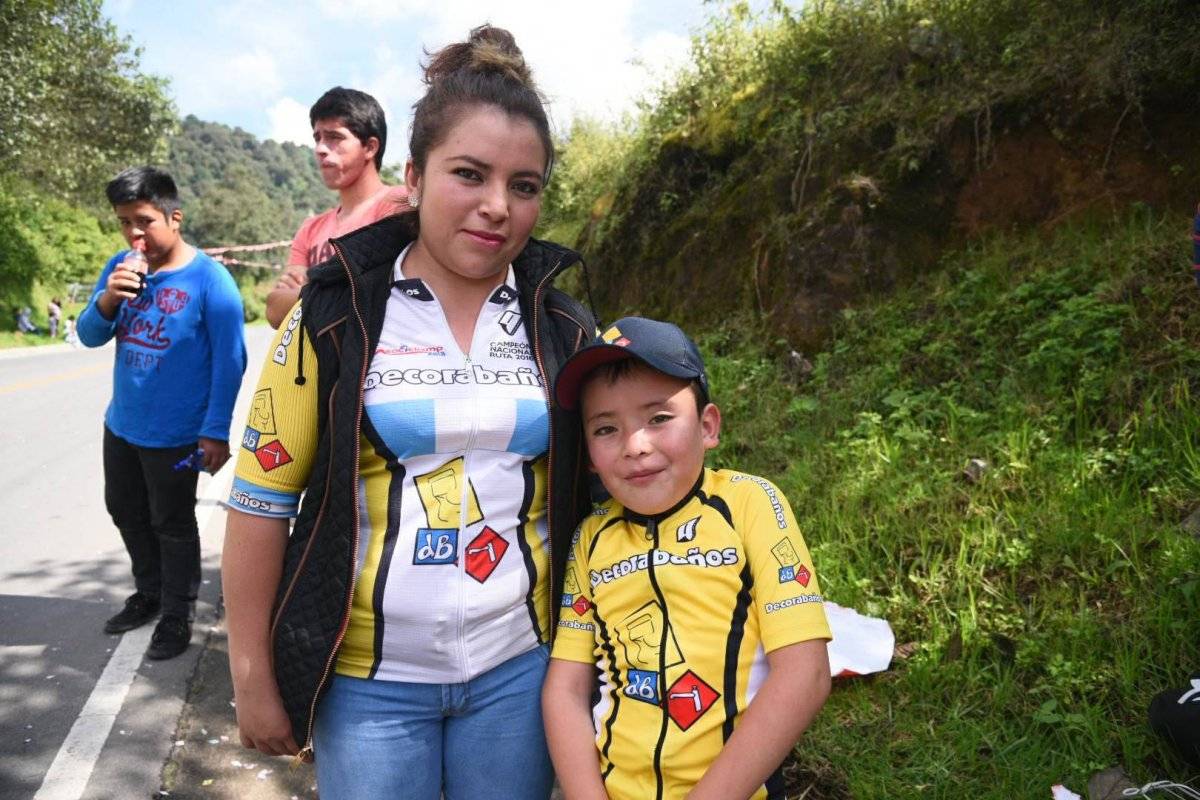 Sucely y kevin apoyan a Manuel