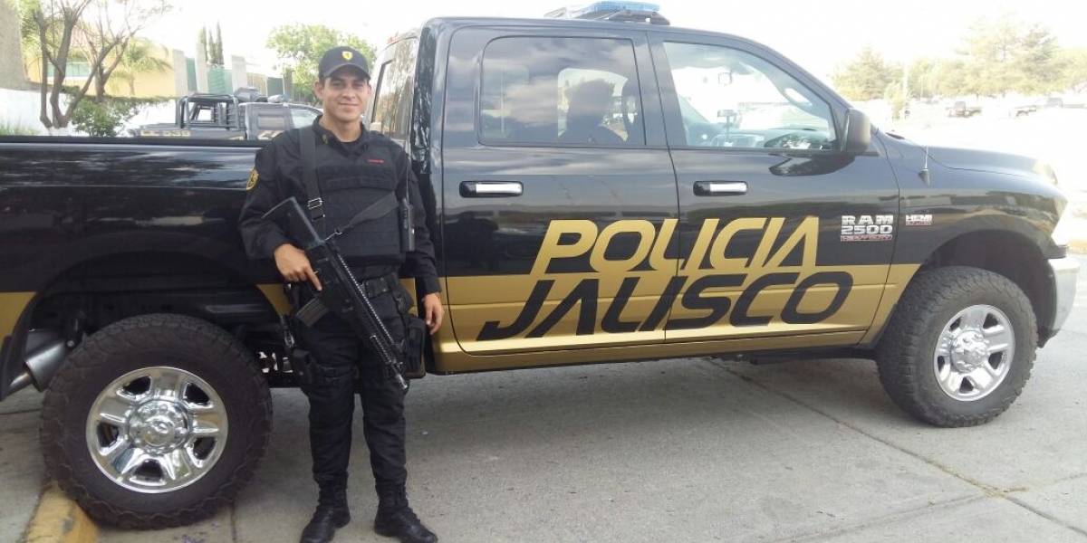 Reconocen a policía que salvó a un niño en Guadalajara Reconocen a policía que salvó a un niño en Guadalajara