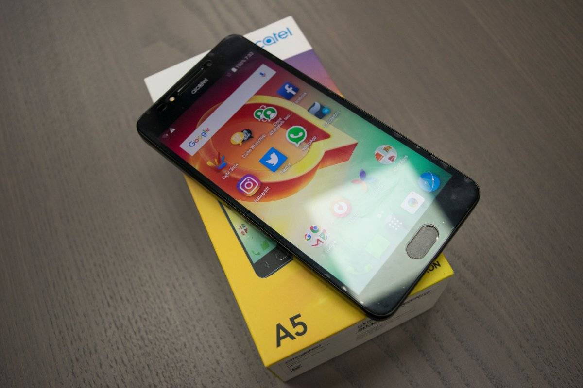 Alcatel A5, Edición Led