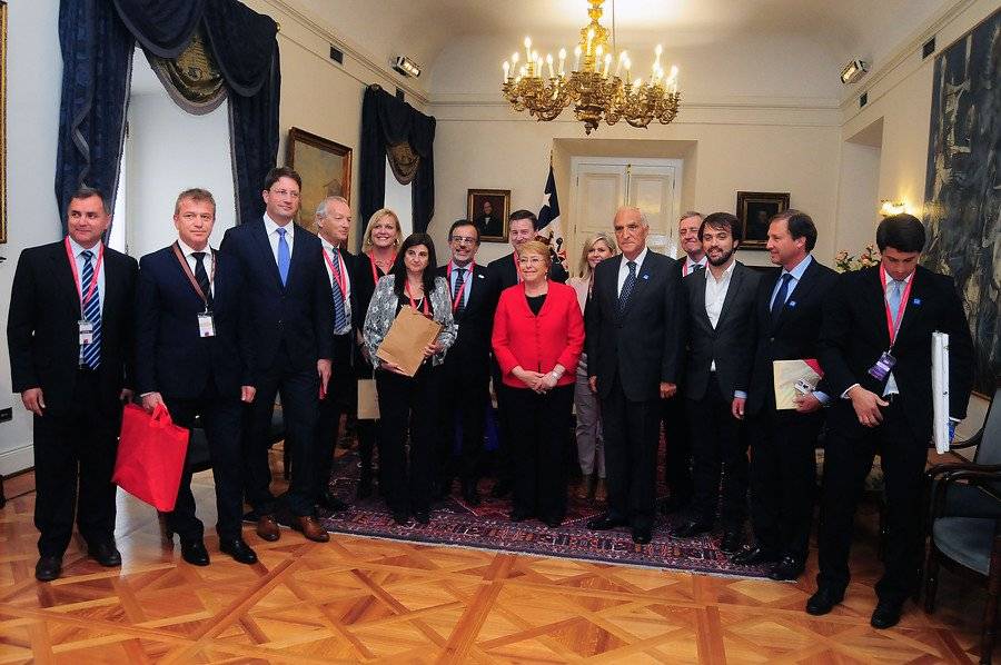 Expertos visitaron a la presidenta Bachelet en La Moneda