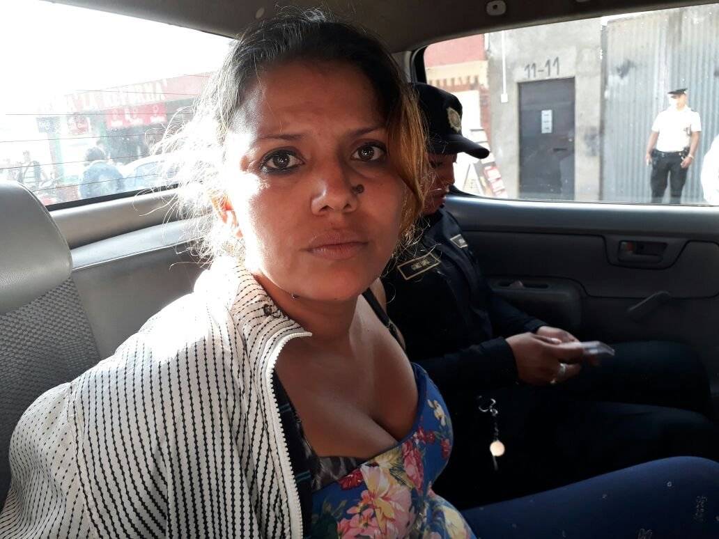 Una mujer estaba a cargo de un deshuesadero de vehículos en Xela