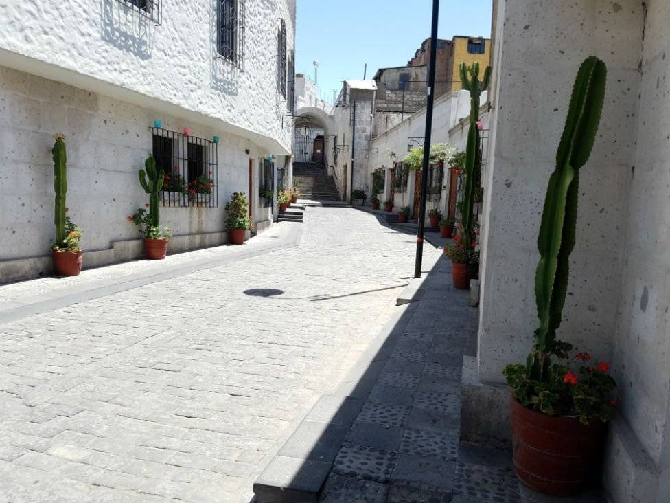98658800callearequipa-47120e3fff3b022a89bafd2a929e57bd.jpg