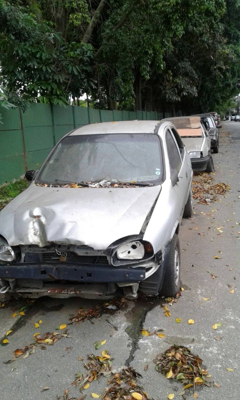 carro abandonado
