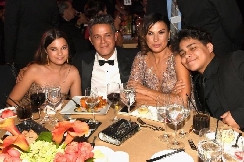 Alejandro Sanz y Familia