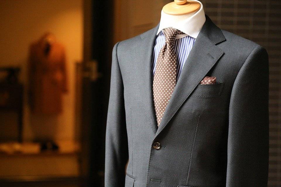 traje