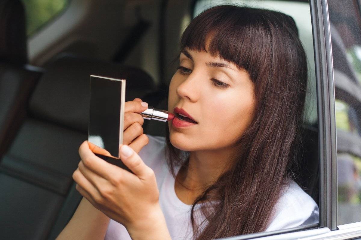 Pintarse los labios