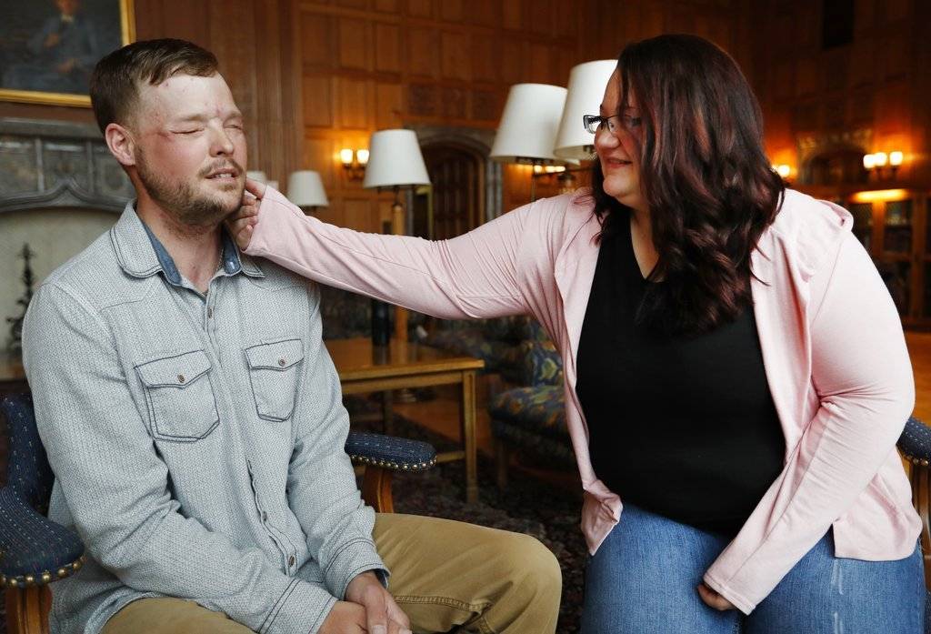 Andy Sandness y Lilly Ross