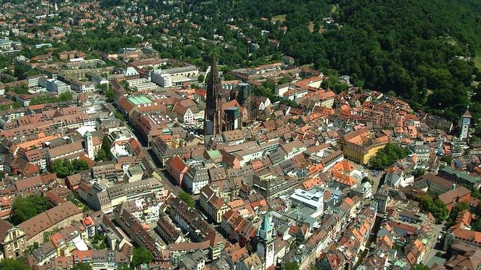 98586391freiburgimbreisgauluftaufnahme16072004-1fbd239c1a9d8414b1aec61c6c6ae4c6.jpg