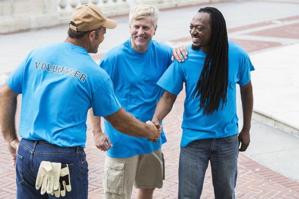 98790065voluntariosgettyimages536018755-e24b5fdd7e3608f39d2d5c687a8b532e.jpg