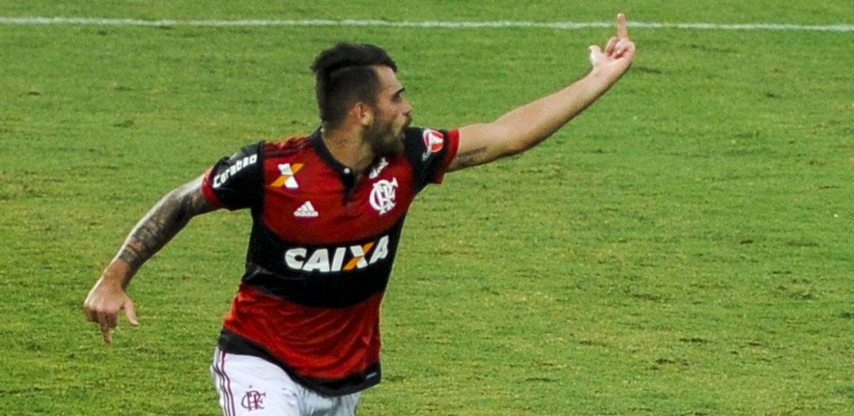Felipe Vizeu, do Flamengo, em jogo de 3 a 0 sobre o Corinthians