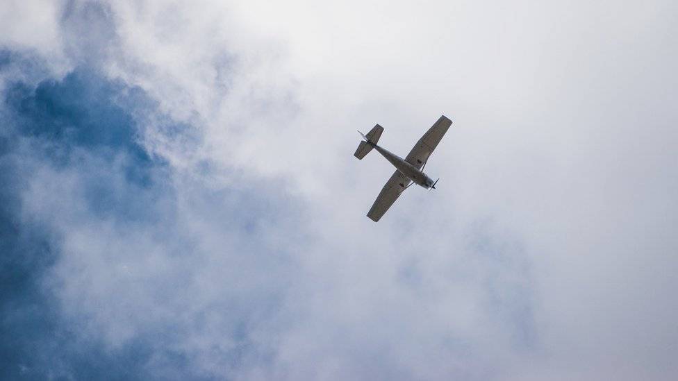 98803152avion-8bc76ca58502ad94ed9d5755e556cd08.jpg