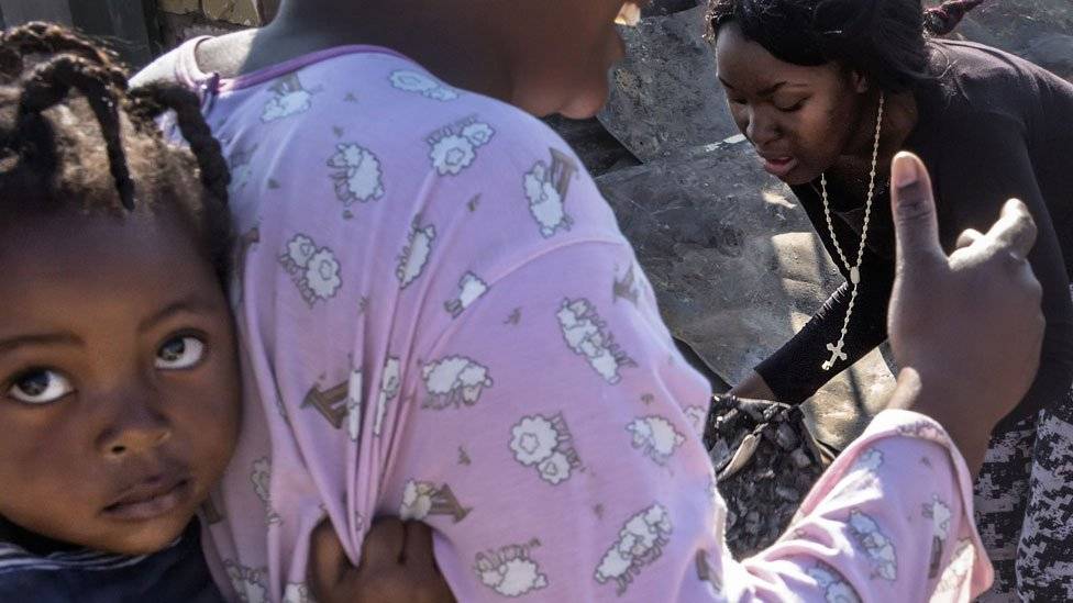 98829132zimbabue6-296860bf09341738701a119fe1a2127a.jpg