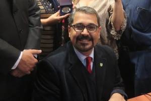 Luis Manuel Marcano se tuvo que esconder en un gallinero